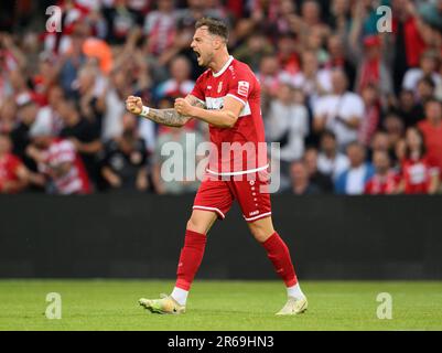 Cottbus, Germany. 07th June, 2023. Soccer: Regionalliga - Promotion round to the 3rd league, first leg, FC Energie Cottbus - SpVgg Unterhaching, Stadion der Freundschaft. Cottbus' Timmy Thiele cheers. Credit: Robert Michael/dpa/Alamy Live News Stock Photo