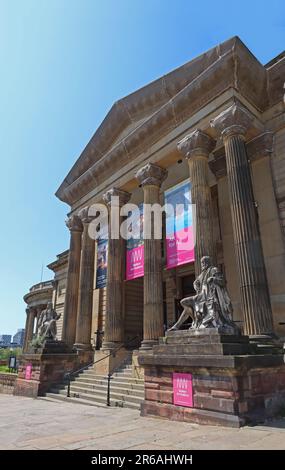 Outside the Walker Art Gallery, William Brown St, Liverpool, L3 8EL Stock Photo