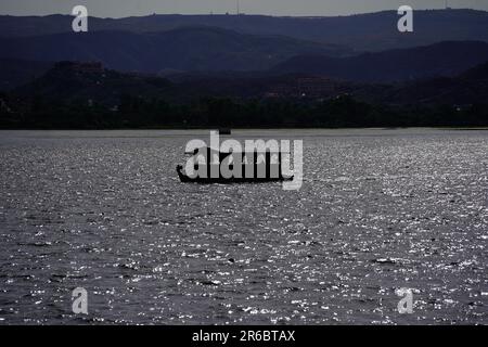 Udaipur, India. 04th June, 2023. Tourist enjoy boat ride in Pichola Lake in Lake City Udaipur, Rajasthan, India on 04 June 2023. Photo by ABACAPRESS.COM Credit: Abaca Press/Alamy Live News Stock Photo