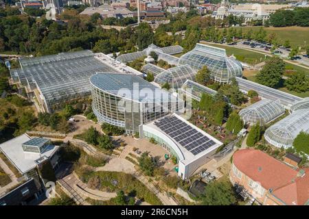 Phipps Conservatory and Botanical Gardens in Pittsburgh, Pennsylvania. Schenley Park's horticulture hub features botanical gardens and a steel glass Stock Photo