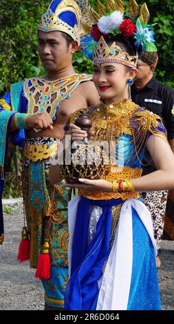 Niti sowan harinjing ceremony. Niti Sowan Harinjing is a series of ...