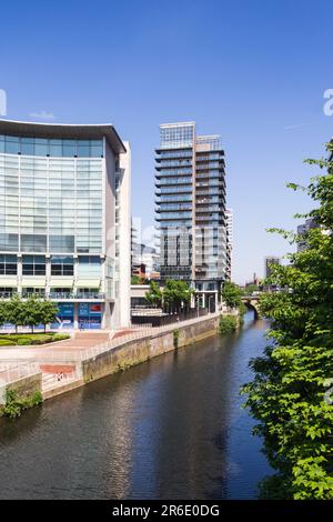The five star Lowry Hotel, Chapel Wharf, adjacent to The Edge, an eighteen-floor luxury residential apartment block on the River Irwell, Salford. Stock Photo