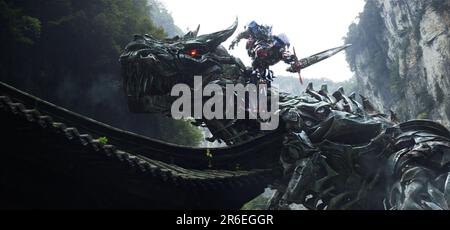 TRANSFORMERS: AGE OF EXTINCTION (2014), directed by MICHAEL BAY. Credit: PARAMOUNT PICTURES / Album Stock Photo