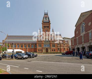 Memorial Hall honors Harvard men who died fighting for the Union in the U.S. Civil War. The Gothic-styled landmark holds a dining hall and a theater. Stock Photo