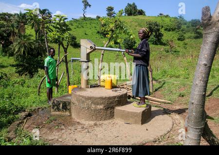 Pumping Water From A Communal Water Well Ethiopia Stock Photo Alamy pumping-water-from-a-communal-water-well-ethiopia-stock-photo-alamy