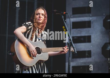 Holly Humberstone supports Sam Fender in at St. James' Park in Newcastle upon Tyne, UK. 9th June, 2023. Credit: Thomas Jackson/Alamy Live News Stock Photo