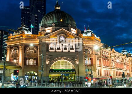 Melbournes icon Flinders Street Station. Melbourne, Victoria, Australia, Pacific Stock Photo