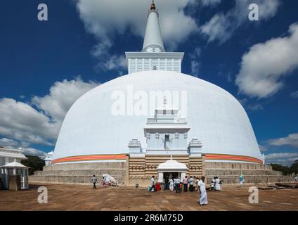 Ruwanweliseya Dagoba - Buddhist stupa built by Sinhalese king Dutugemunu, third largest in the world Stock Photo