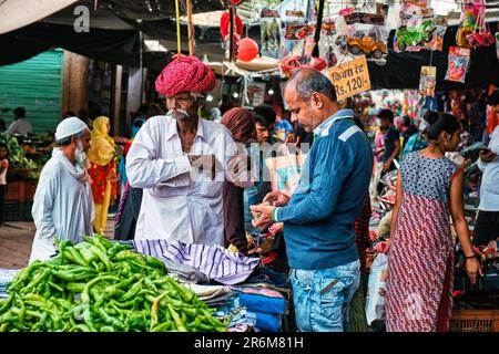Local peopel in vegetable and fruit market in Sadar Market. Jodhpur, Rajasthan, India Stock Photo