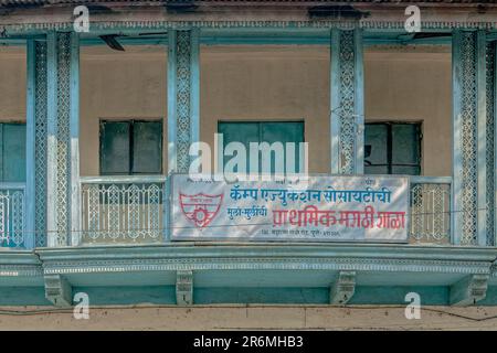 01 10  2007 Vintage Poona Old House With Brick Wall And Wooden Balcony  Window Frameworks Pune Maharashtra India Asia. Stock Photo