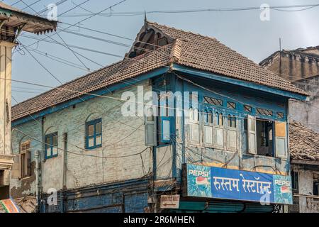 01 10  2007 Vintage Poona Old House With Brick Wall And Wooden Balcony  Window Frameworks Pune Maharashtra India Asia. Stock Photo