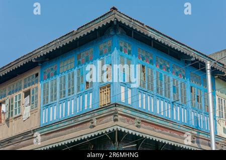 01 10  2007 Vintage Poona Old House With Brick Wall And Wooden Balcony  Window Frameworks Pune Maharashtra India Asia. Stock Photo