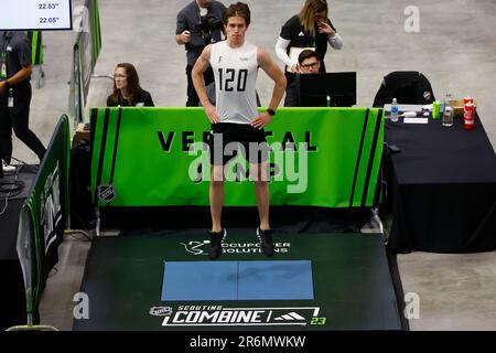 Zach Benson participates in the vertical jump during the NHL Combine,  Saturday, June 10, 2023, in Buffalo, N.Y. (AP Photo/Jeffrey T. Barnes Stock  Photo - Alamy