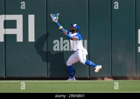 Atlanta, United States. 12th June, 2022. Atlanta Braves center fielder Michael  Harris II (23) waits for the pitch during a MLB regular season game against  the Pittsburgh Pirates, Sunday, June 12, 2022