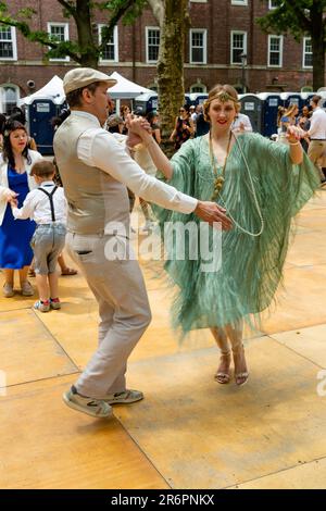 Jazz Age lawn party by Michael Arenella & the Dreamland Orchestra Stock ...