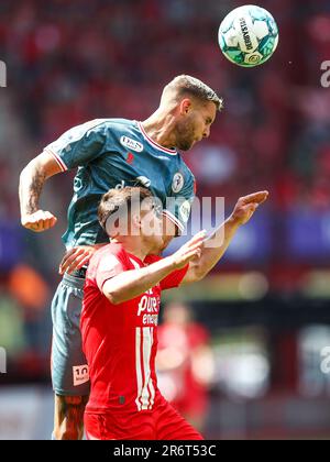 ENSCHEDE - (lr) Mike Eerdhuijzen of Sparta Rotterdam, Manfred Ugalde of FC Twente during the European Football Playoff Final between FC Twente and Sparta Rotterdam at Stadion De Grolsch Veste on June 11, 2023 in Enschede, Netherlands. ANP VINCENT JANNINK Stock Photo