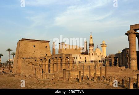 Abu el-Haggag Mosque, peristyle courtyard of Ramses II, Luxor Temple, Thebes, Egypt Stock Photo