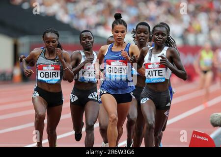 Hellen OBIRI (Kenya), Caroline Chepkoech KIPKIRUI (Kenya), Letesenbet