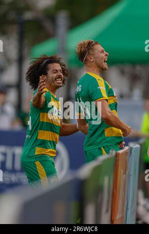 St. Petersburg, United States. 10th June, 2022. St. Petersburg, FL: Tampa  Bay Rowdies goalkeeper Aaron Guillen (33) heads the ball during a USL  soccer game against the New Mexico United, Saturday, April