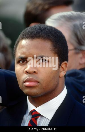 WASHINGON DC - November 30, 1988 Jesse Jackson Jr. standing outside the White House West Wing driveway during a joint news conference between President-Elect George H.W. Bush and Reverend Jesse Jackson Stock Photo
