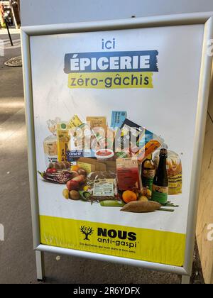 Paris, France, Detail, Local French Grocery Store, Epicerie Zero-Gachis, 'Nous Anti-Gaspi', Food Recycling, Shopping, france supermarket exterior Stock Photo