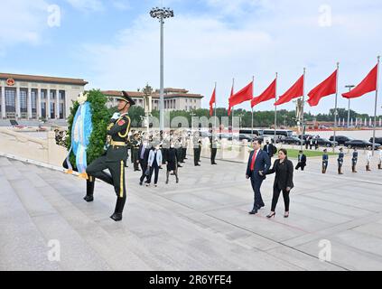Beijing, China. 12th June, 2023. President of the Republic of Honduras Iris Xiomara Castro Sarmiento lays a wreath at the Monument to the People's Heroes on the Tian'anmen Square in Beijing, capital of China, June 12, 2023. Credit: Yue Yuewei/Xinhua/Alamy Live News Stock Photo