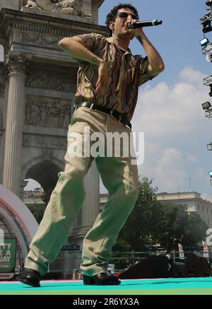 Milan, En. 11th June, 2023. Party like a dee jay at the Arco della Pace Credit: Independent Photo Agency/Alamy Live News Stock Photo