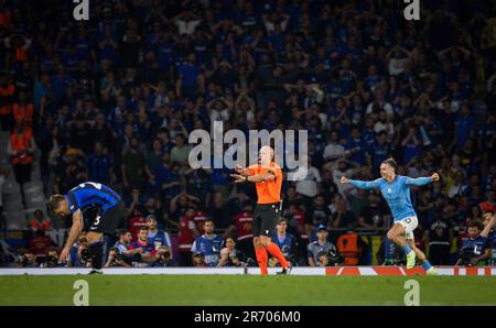 Istanbul, Turkey. 10th Jun 2023.   Schiedsrichter Marciniak, Szymon (Polen), Jack Grealish (City) Manchester City - Inter Mailand UEFA Champions Leagu Stock Photo