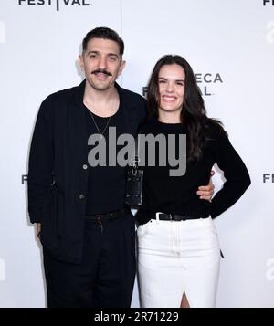 Emma Turnerさん専用 June 11, 2023, New York, New York, USA: Andrew Schulz and Emma