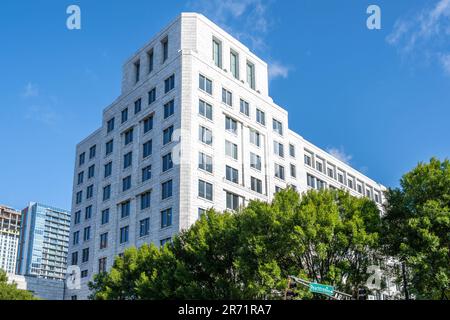 Federal Reserve Bank of Atlanta (also known as the Atlanta Fed) along Peachtree Street in Midtown Atlanta, Georgia. (USA) Stock Photo