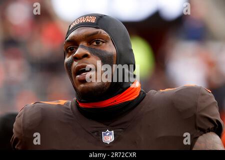 Cleveland Browns defensive tackle Perrion Winfrey (97) lines up for a play  during an NFL football game against the Pittsburgh Steelers, Thursday,  Sept. 22, 2022, in Cleveland. (AP Photo/Kirk Irwin Stock Photo - Alamy