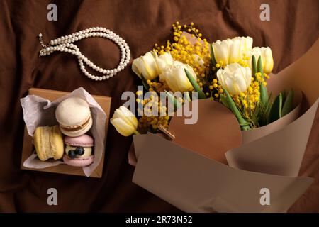 Flat Lay of Hat , Necklace , Sun Glass , Flower and Red Heart Shape As  Traveler`s Accessories Items for Summer Vacation and Plane Stock Image -  Image of accessory, plane: 136249225
