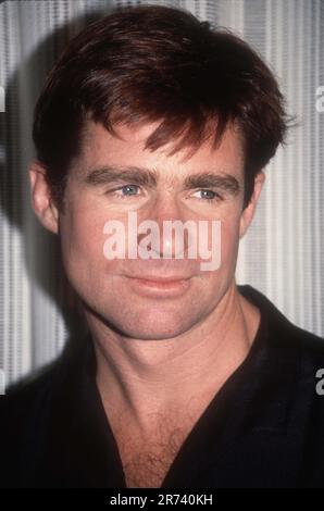 **FILE PHOTO** Treat Williams Has Passed Away** Treat Williams 1988 Photo By Adam Scull/PHOTOlink.net /MediaPunch Stock Photo