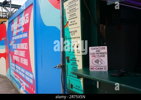 contactless and card payments only plesae - Cash Payments are not accepted. No Cash - Sign outisde of a food van in london UK Stock Photo