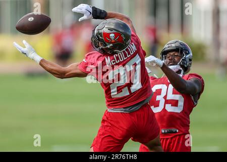 Tampa Bay Buccaneers' Zyon McCollum (27) and Jamel Dean (35