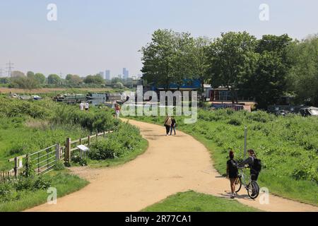 The Capital Ring walk along the River Lea towpath in Hackney, east London, UK Stock Photo