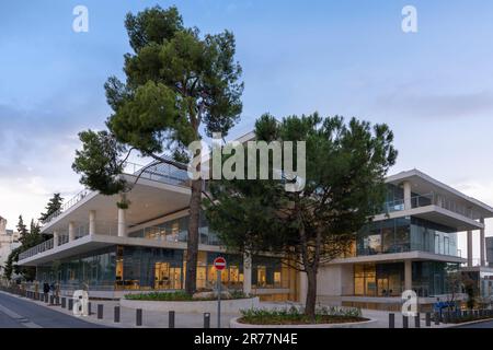 Exterior of the new building of Bezalel School of Art designed by Japanese architects Kazuyo Sejima and Ryue Nishizaw of the Japanese architectural firm SANAA located in Migrash HaRusim (Russian Compound) in West Jerusalem Israel Stock Photo