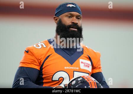 Denver Broncos running back Samaje Perine (25) runs against the Las Vegas  Raiders during an NFL football game Sunday, Sept. 10, 2023, in Denver. (AP  Photo/Jack Dempsey Stock Photo - Alamy