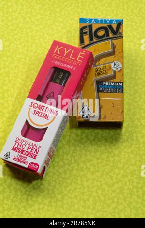 THC vaping pens are legal in most states, 2023, United States Stock Photo - Alamy THC vaping pens are legal in most states, 2023, United States Stock Photo - Alamy