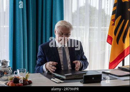 Eckernförde, Deutschland, 13. Juni 2023, Bundespräsident Frank-Walter Steinmeier verlegt seinen Amtssitz für 3 Tage nach Eckernförde. Nach dem Besuch Stock Photo