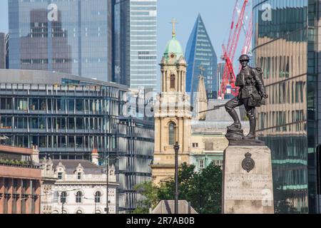 Royal Fusiliers Regiment London Statue Holborn with City in background Stock Photo