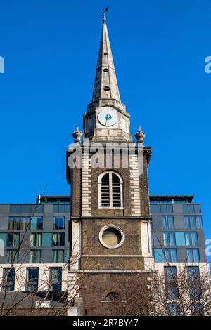 The historic St. Botolph Without Aldgate Church, in the City of London, UK. Stock Photo