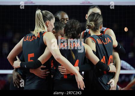 ANTALYA, TURKIYE - DECEMBER 18, 2022: Eczacibasi Dynavit players celebrating score point during Gerdau Minas FIVB Volleyball Womens Club World Champio Stock Photo