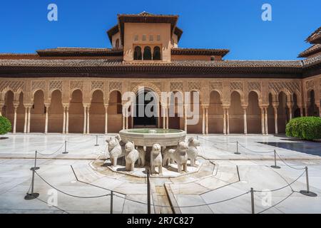 Court of the Lions (Patio de los Leones) with fountain at Nasrid Palaces of Alhambra - Granada, Andalusia, Spain Stock Photo