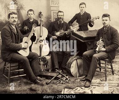 Cresswell, Oregon:  c. 1890 A photo of the Scotts String Band by the J.A. Briggs Portable Photographic Studio of Pleasant Hill, Oregon. Stock Photo