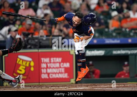 Texas Rangers relief pitcher Jose Leclerc throws to the Oakland Athletics  in the ninth inning of a baseball game in Arlington, Texas, Wednesday,  Sept. 14, 2022. (AP Photo/Tony Gutierrez Stock Photo - Alamy