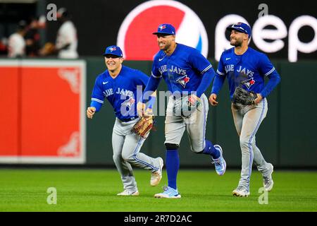 Toronto Blue Jays' Daulton Varsho (25) and Kevin Kiermaier (39