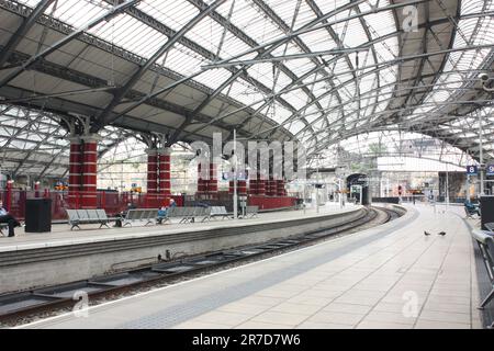 The interior of Liverpool Lime Street railway station Stock Photo