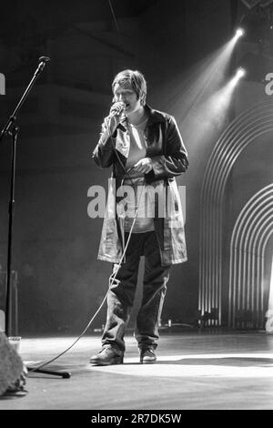 Jacqui Abbott of The Beautiful South play at Cardiff International Arena CIA on 14 April 1997. Archive shot on slide film. Photo: Rob Watkins Stock Photo