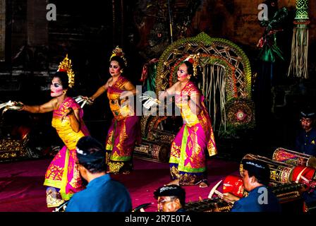 UBUD, BALI, INDONESIA – March 2023 -  traditional Balinese show in the centre of Ubud, Bali, Indonesia Stock Photo